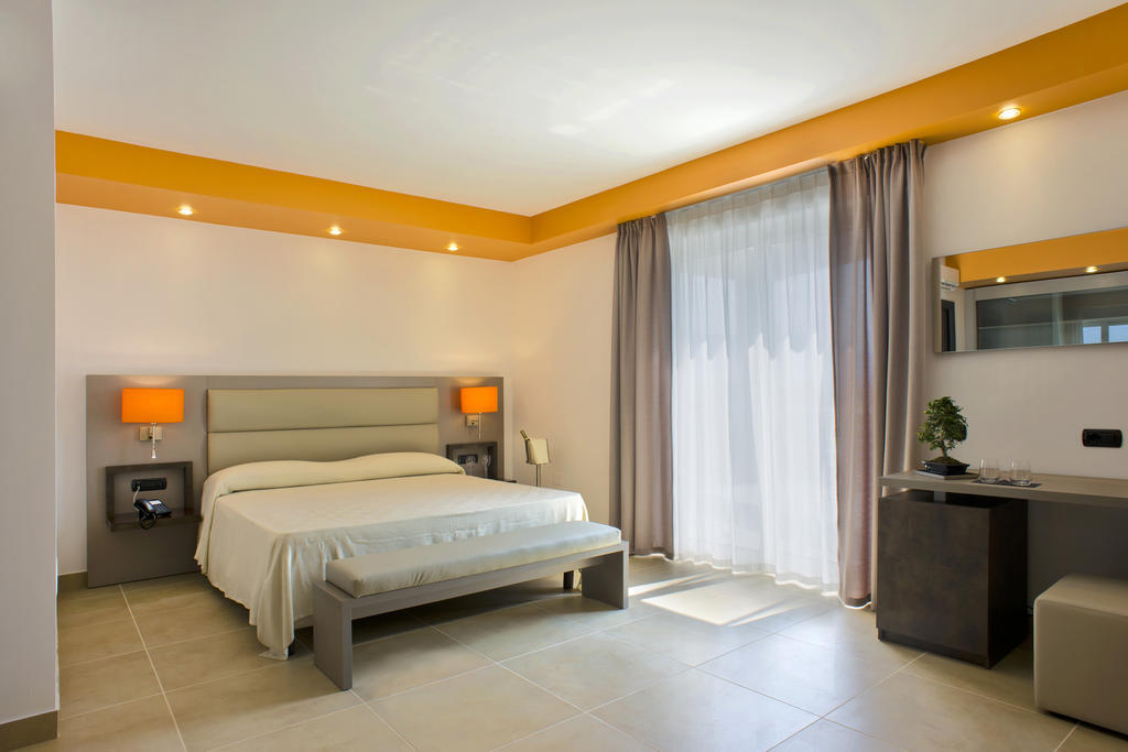 Chez Le Sourire Hotel Giffoni Valle Piana Room photo